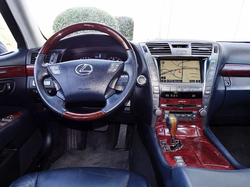 Lexus LS 460 Luxury Sedan 2009