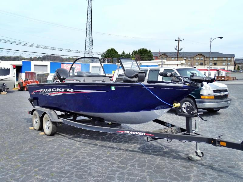 2021 Tracker Pro Guide V-175 COMBO 17fT FISIHNIG BOAT