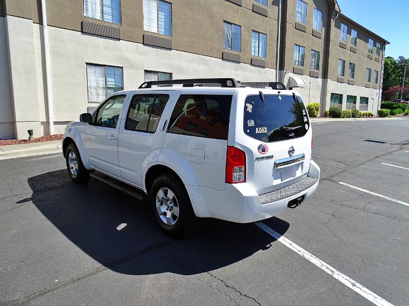 Nissan Pathfinder  2009