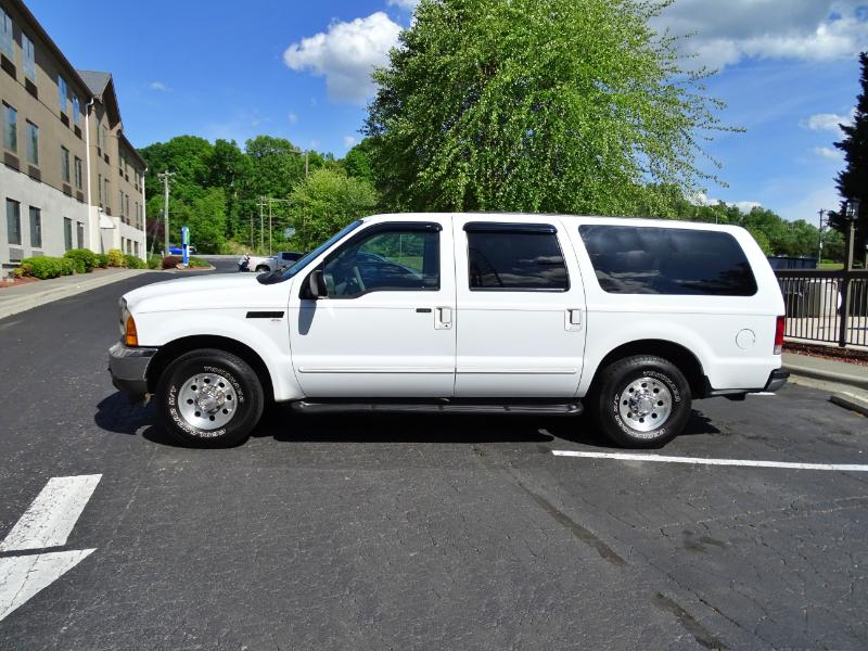 Ford Excursion XLT 2WD 2000