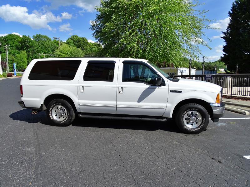 Ford Excursion XLT 2WD 2000
