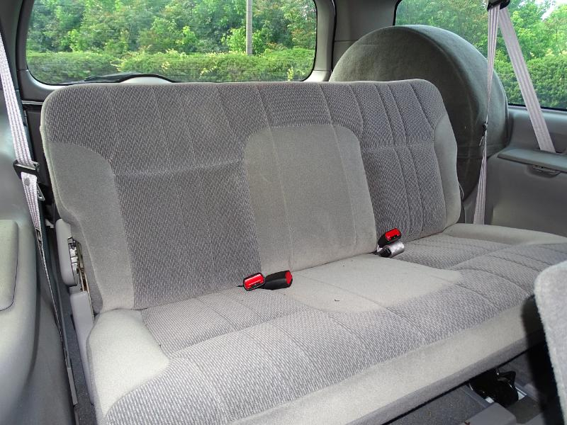 Ford Excursion XLT 2WD 2000