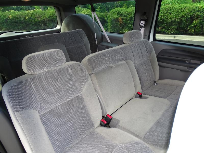 Ford Excursion XLT 2WD 2000