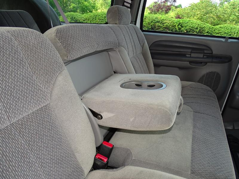 Ford Excursion XLT 2WD 2000