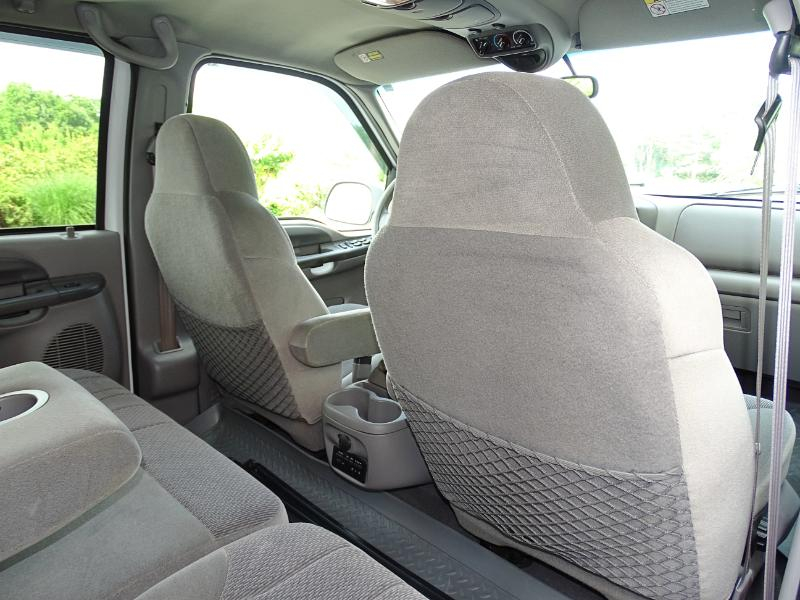 Ford Excursion XLT 2WD 2000