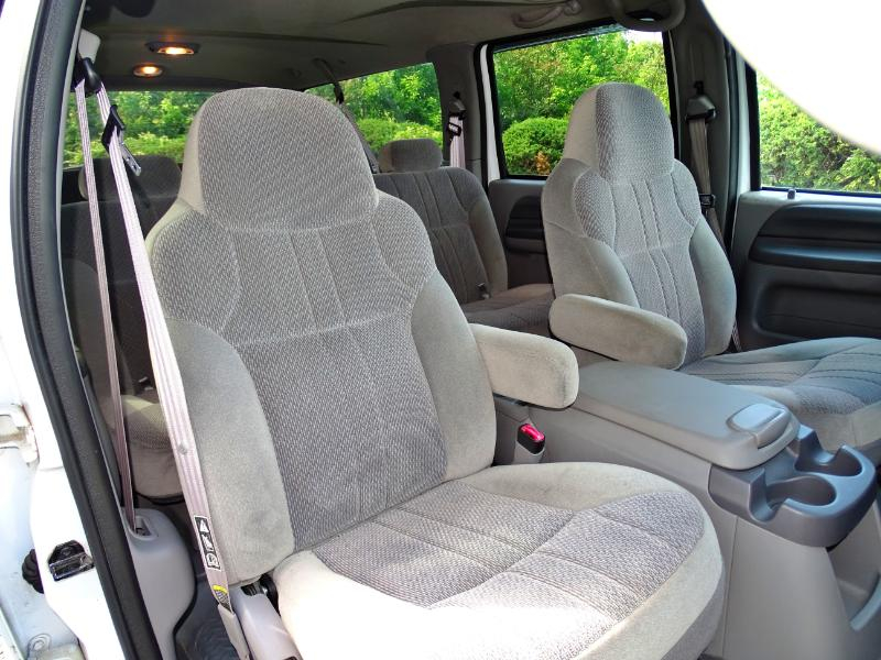 Ford Excursion XLT 2WD 2000