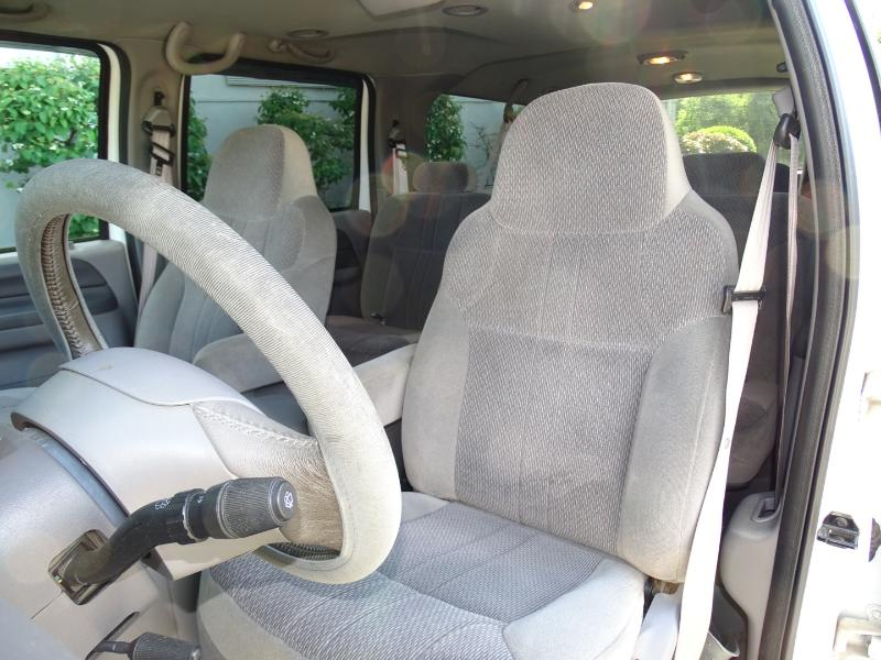Ford Excursion XLT 2WD 2000