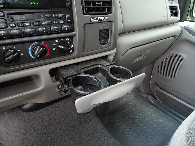 Ford Excursion XLT 2WD 2000