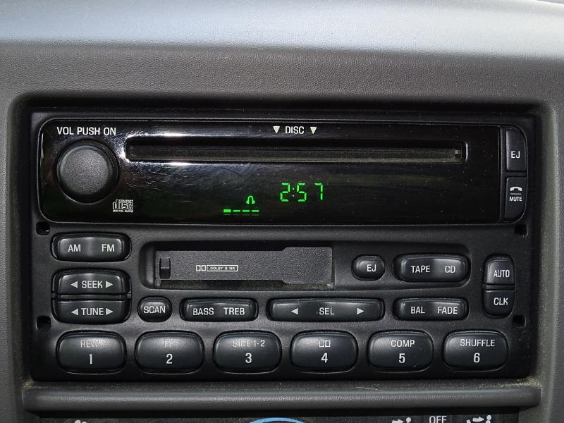 Ford Excursion XLT 2WD 2000