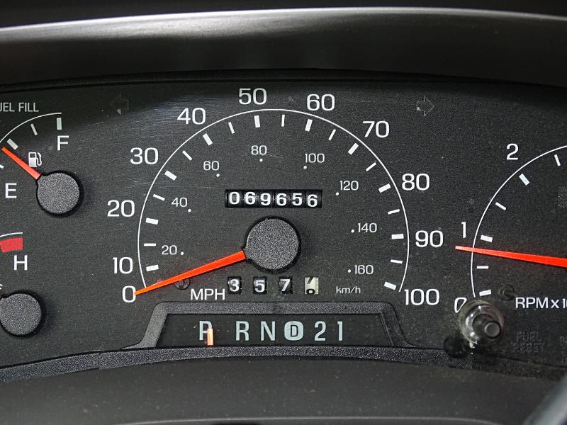 Ford Excursion XLT 2WD 2000