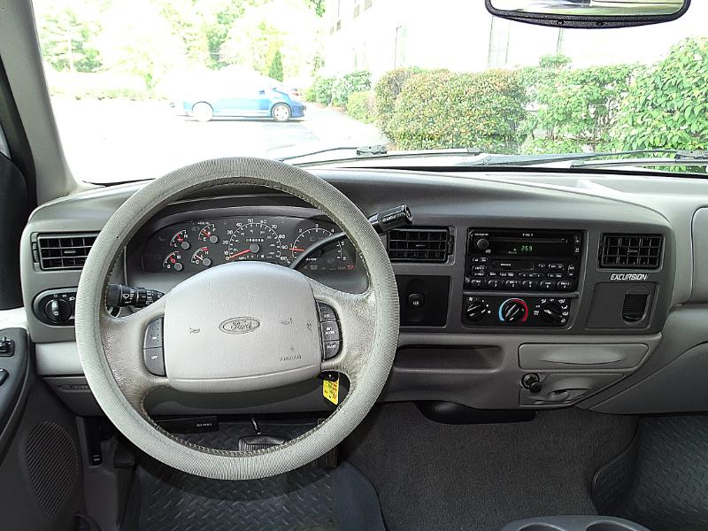 Ford Excursion XLT 2WD 2000