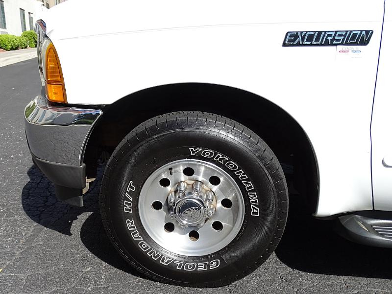 Ford Excursion XLT 2WD 2000