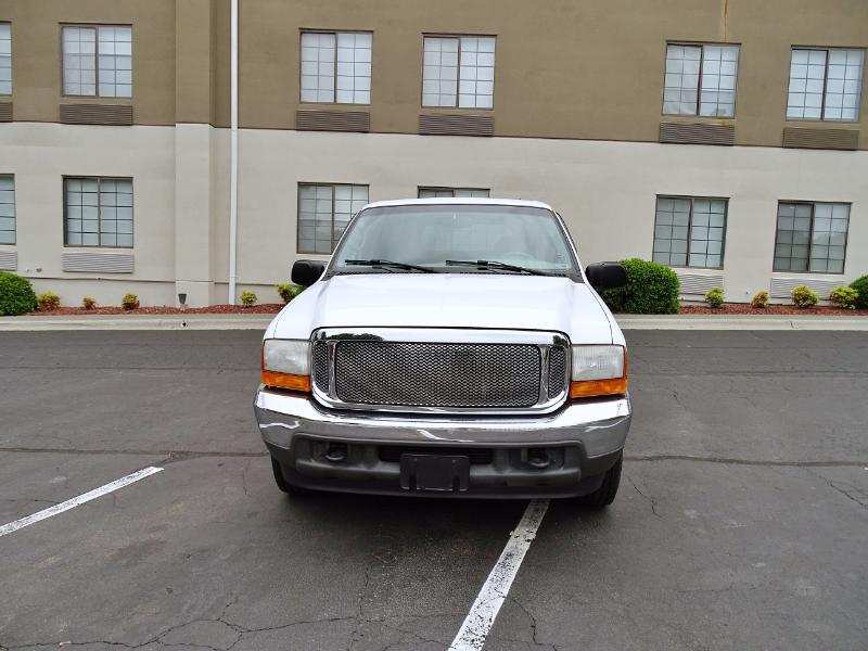 Ford Excursion XLT 2WD 2000