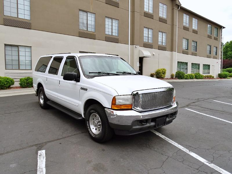 Ford Excursion XLT 2WD 2000