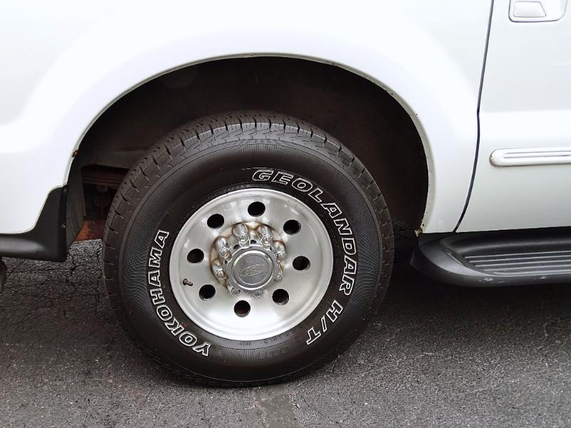 Ford Excursion XLT 2WD 2000
