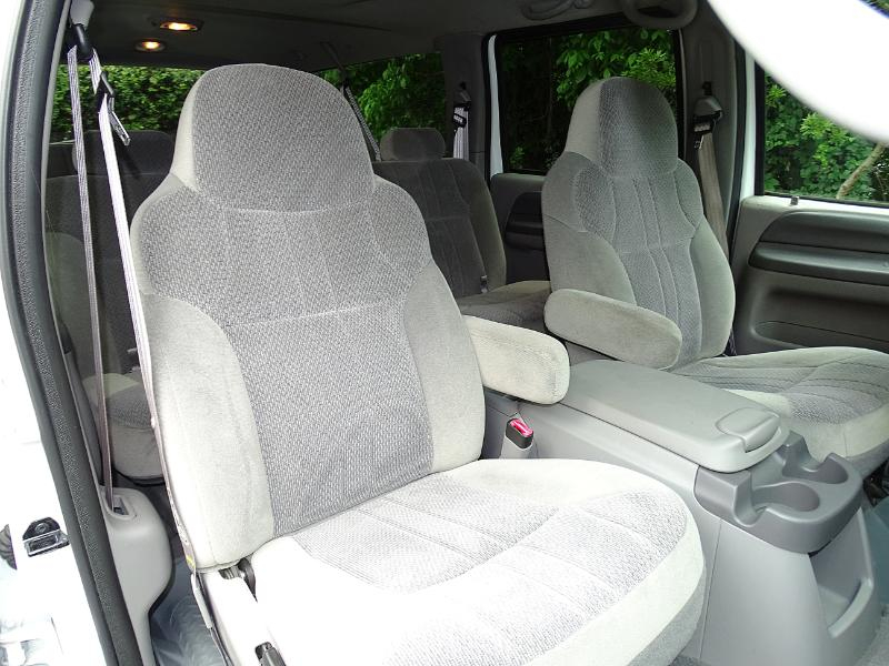 Ford Excursion XLT 2WD 2000