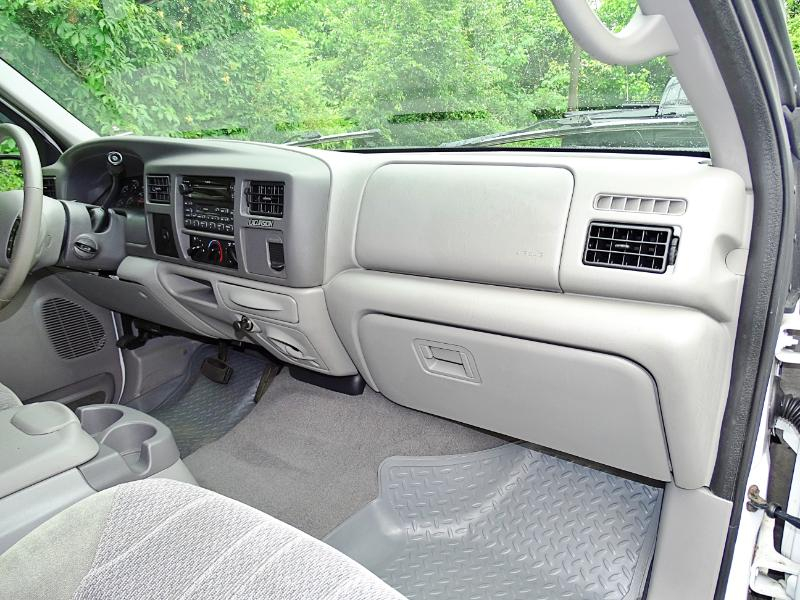 Ford Excursion XLT 2WD 2000