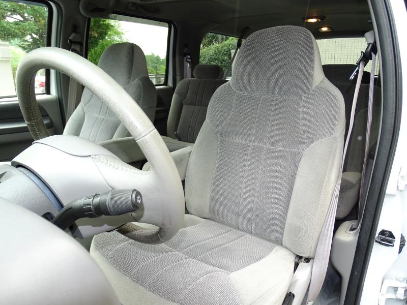 Ford Excursion XLT 2WD 2000