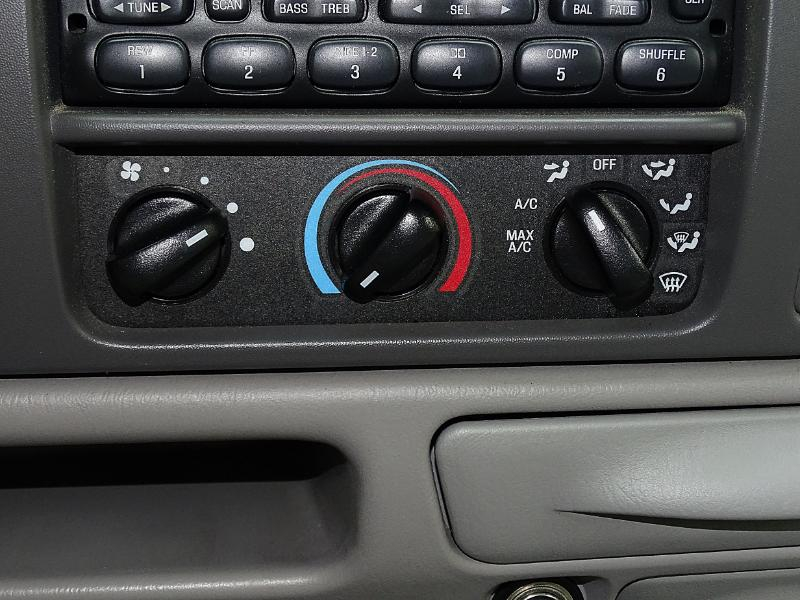 Ford Excursion XLT 2WD 2000