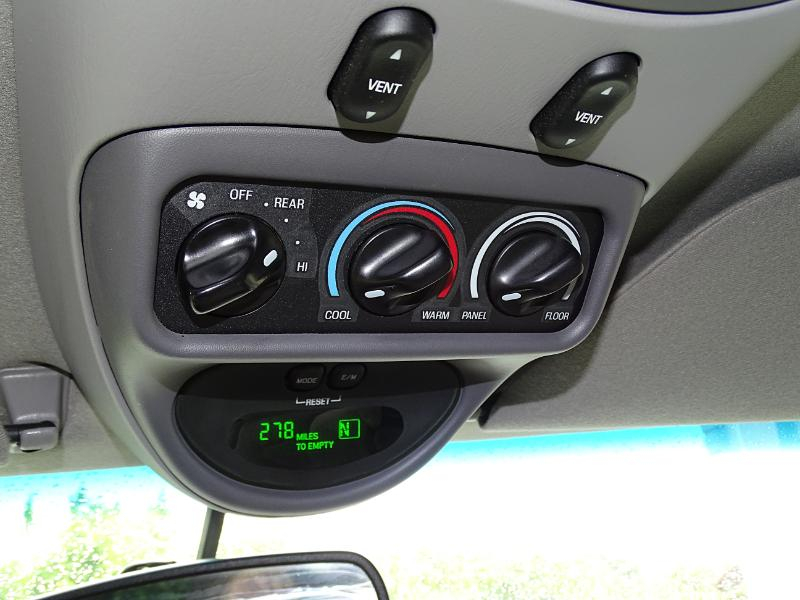 Ford Excursion XLT 2WD 2000