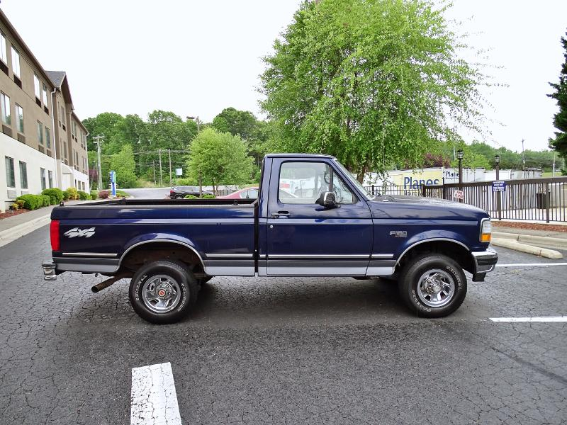 Ford F-150 XL Reg. Cab Short Bed 4WD 1994