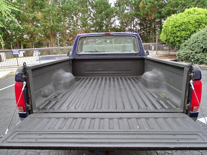 Ford F-150 XL Reg. Cab Short Bed 4WD 1994