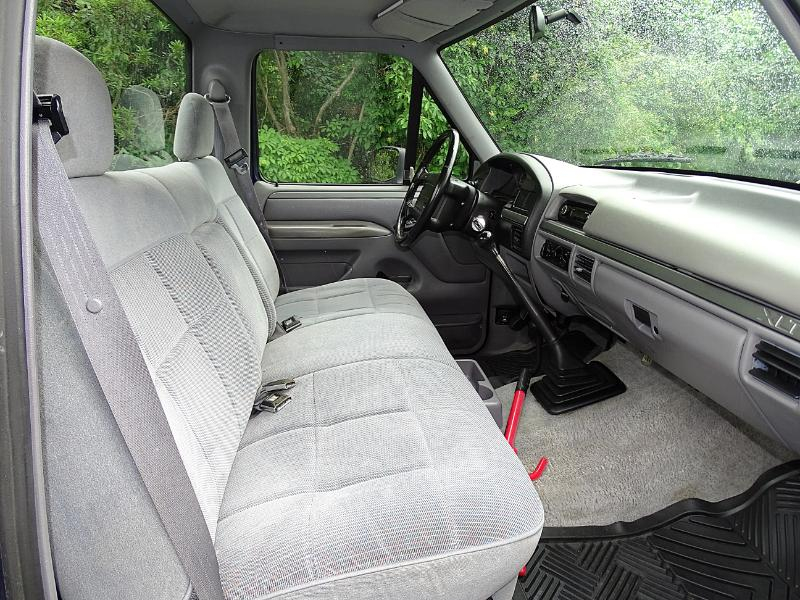 Ford F-150 XL Reg. Cab Short Bed 4WD 1994