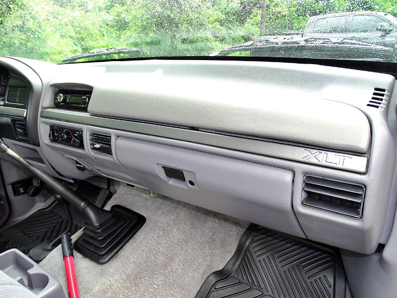 Ford F-150 XL Reg. Cab Short Bed 4WD 1994
