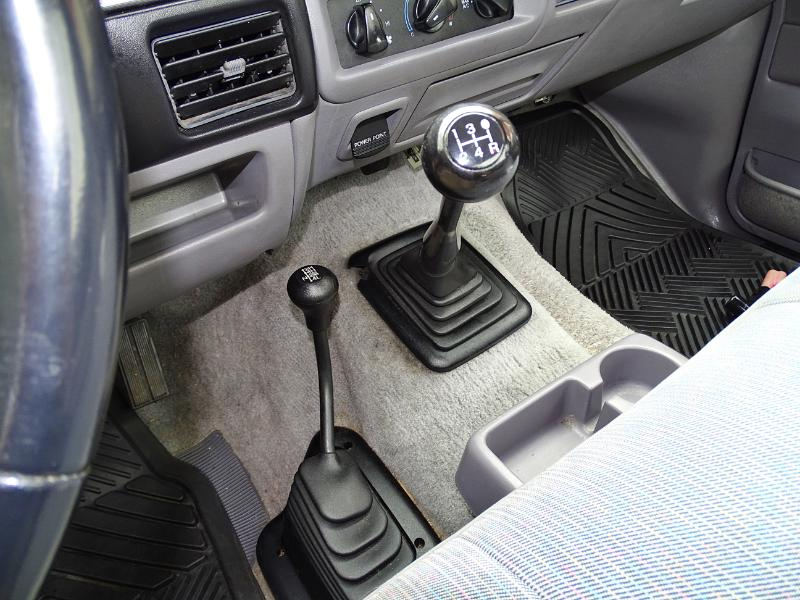 Ford F-150 XL Reg. Cab Short Bed 4WD 1994