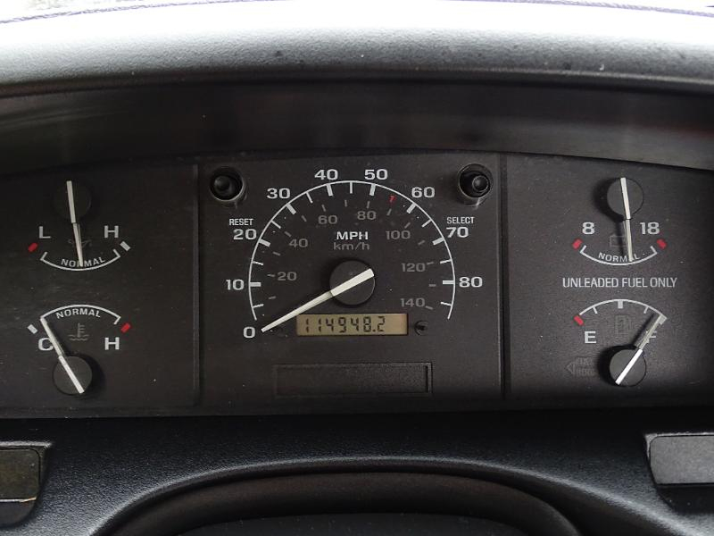 Ford F-150 XL Reg. Cab Short Bed 4WD 1994