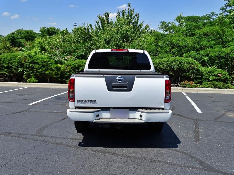 Nissan Frontier SV Crew Cab 2WD 2012
