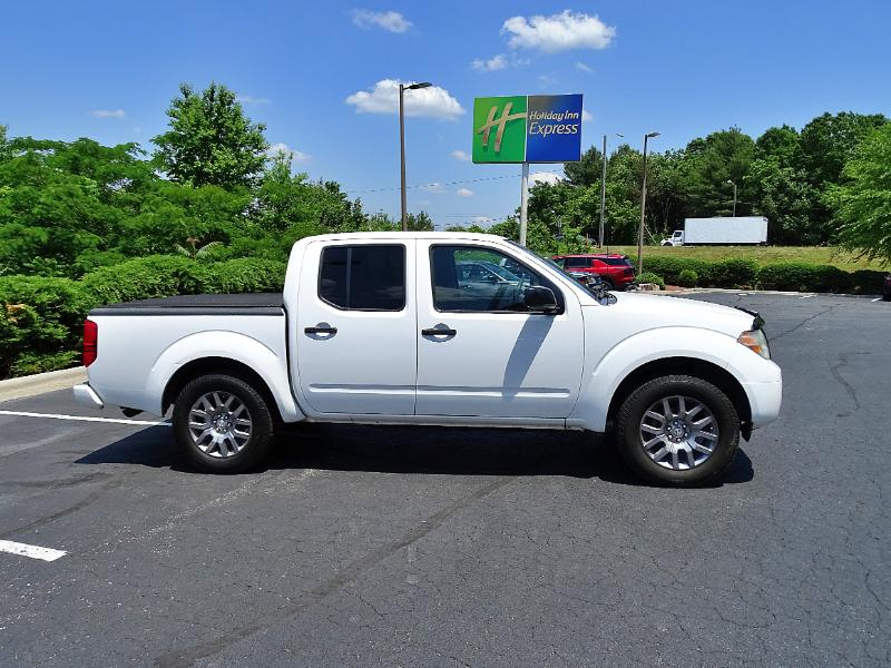 Nissan Frontier SV Crew Cab 2WD 2012