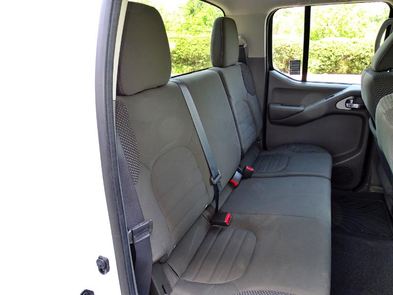 Nissan Frontier SV Crew Cab 2WD 2012