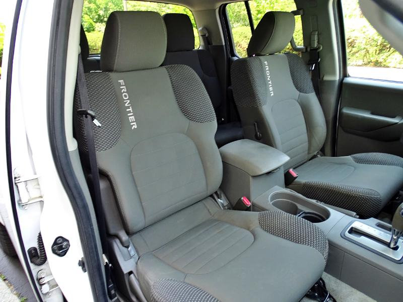 Nissan Frontier SV Crew Cab 2WD 2012