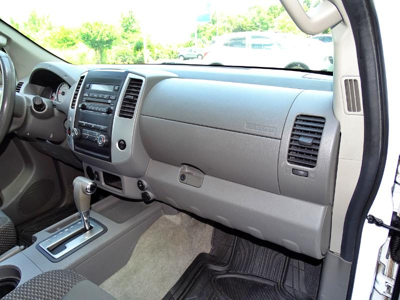 Nissan Frontier SV Crew Cab 2WD 2012