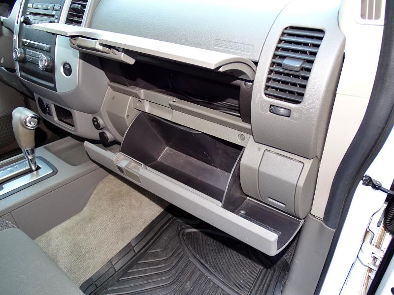 Nissan Frontier SV Crew Cab 2WD 2012
