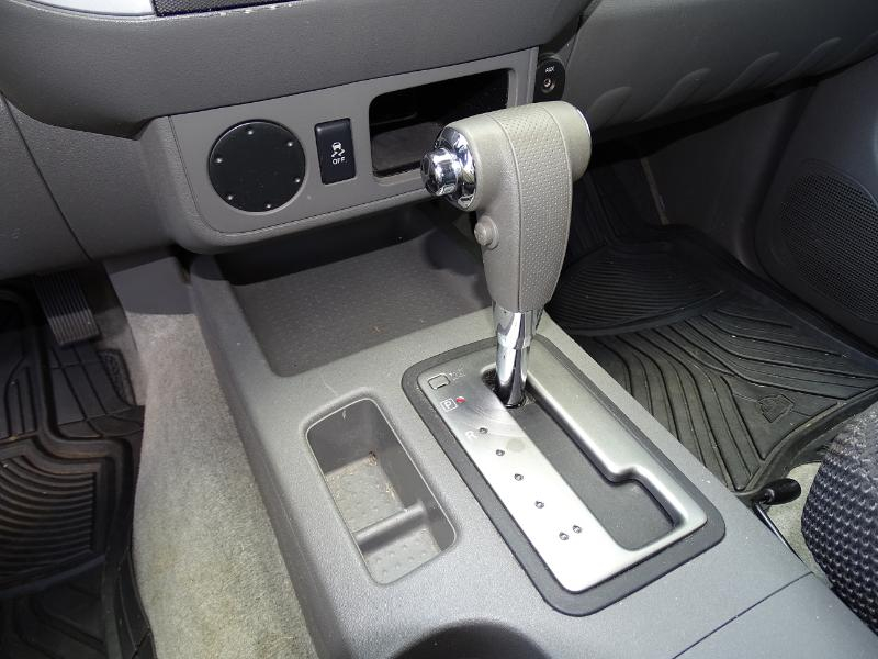 Nissan Frontier SV Crew Cab 2WD 2012