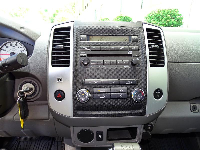 Nissan Frontier SV Crew Cab 2WD 2012