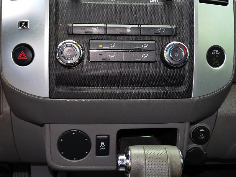 Nissan Frontier SV Crew Cab 2WD 2012
