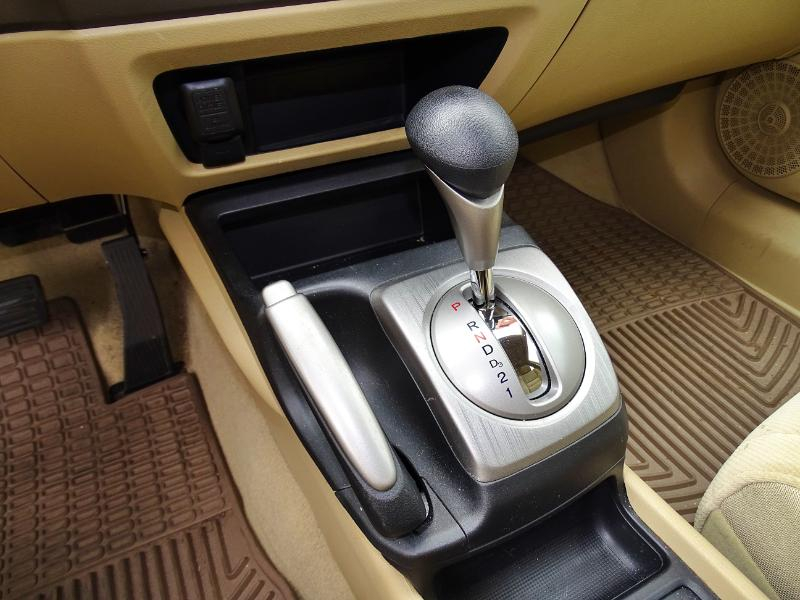 Honda Civic EX Sedan AT with Navigation 2006