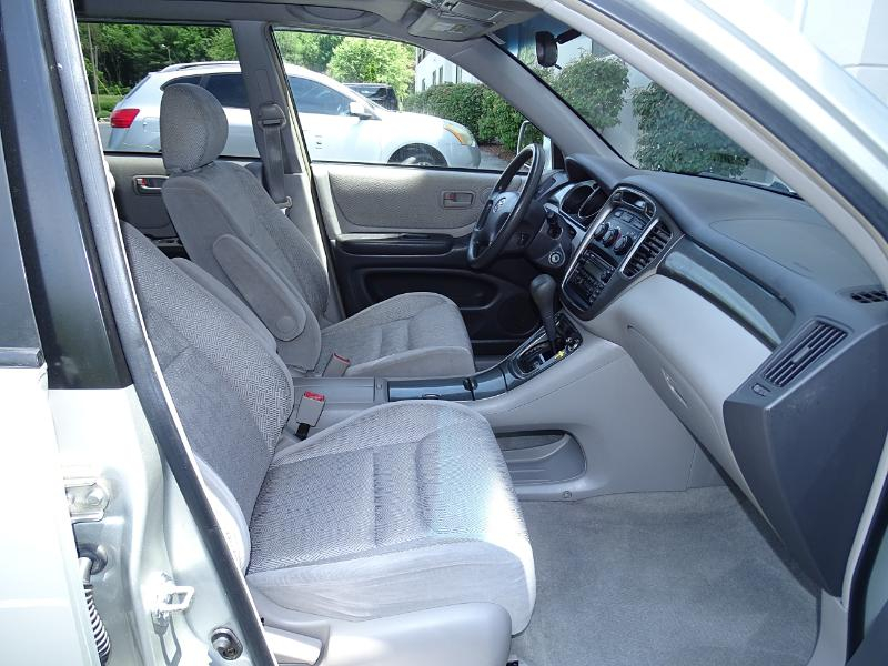 Toyota Highlander 2WD 2003