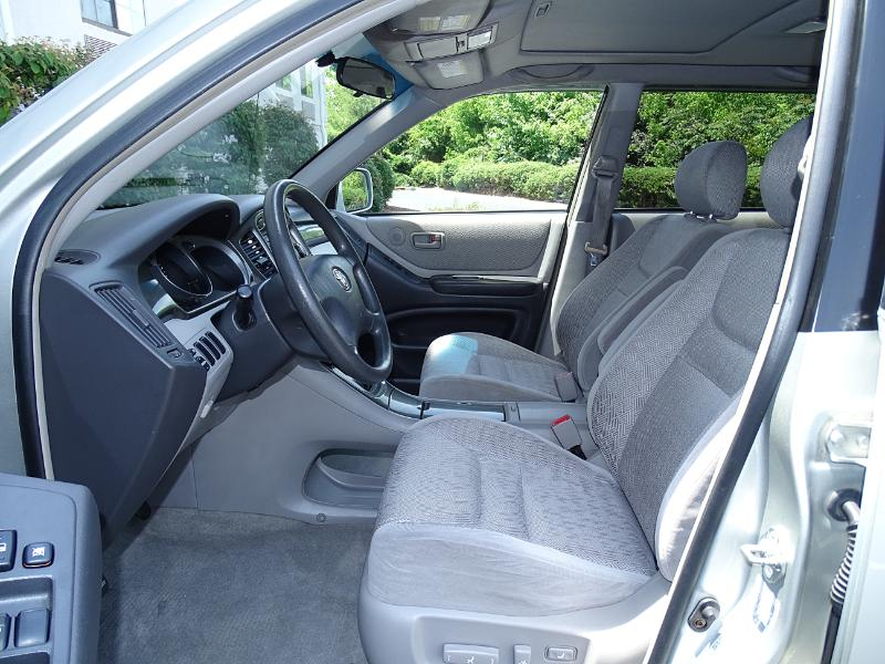 Toyota Highlander 2WD 2003