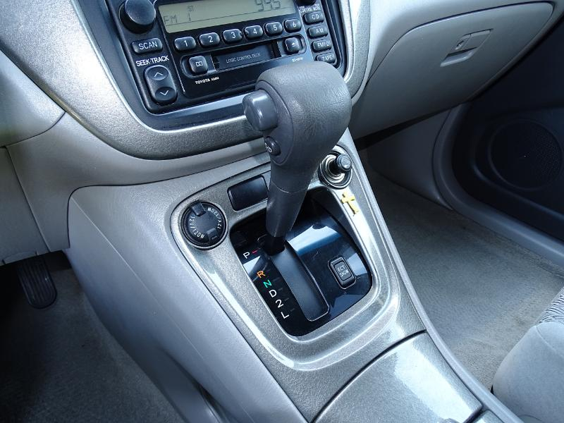 Toyota Highlander 2WD 2003