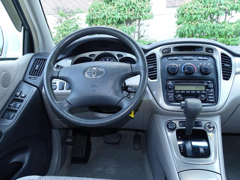 Toyota Highlander 2WD 2003