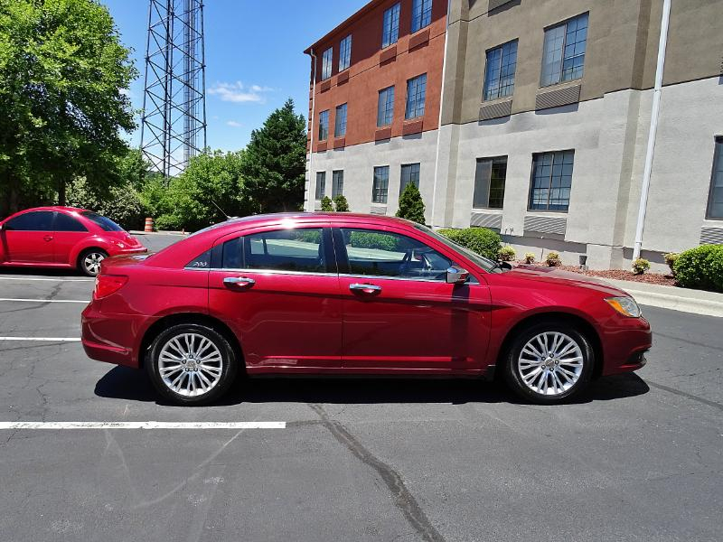 Chrysler 200 Limited 2011