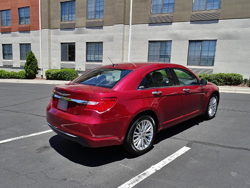 Chrysler 200 Limited 2011