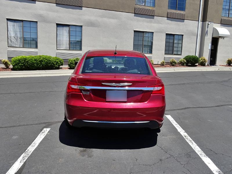 Chrysler 200 Limited 2011