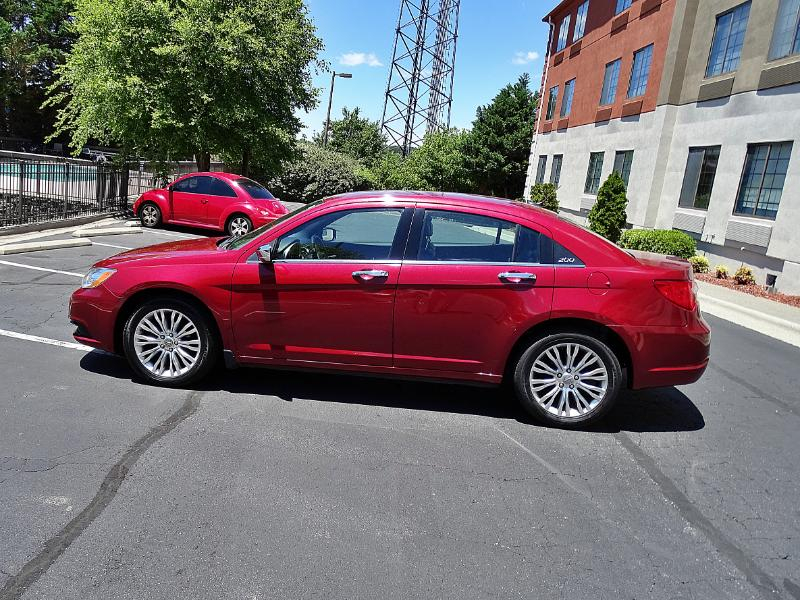 Chrysler 200 Limited 2011