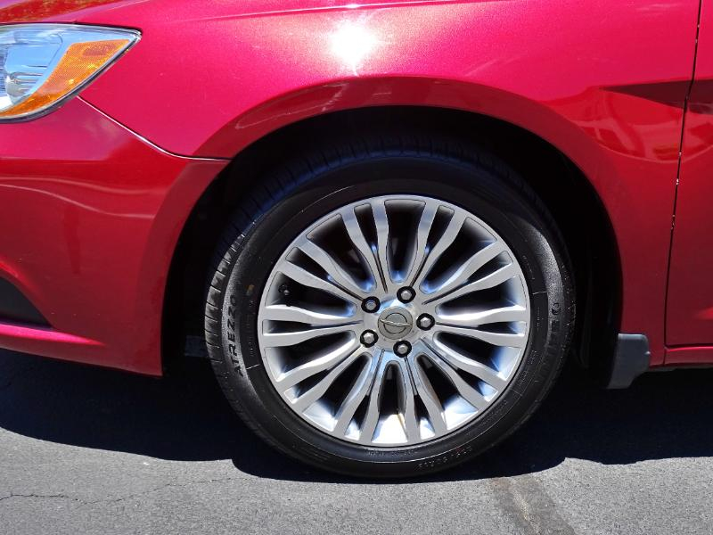 Chrysler 200 Limited 2011