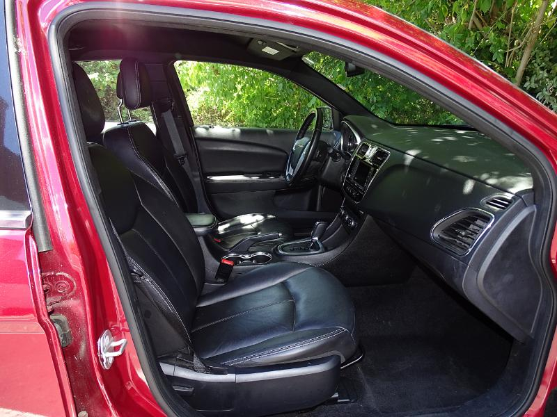 Chrysler 200 Limited 2011